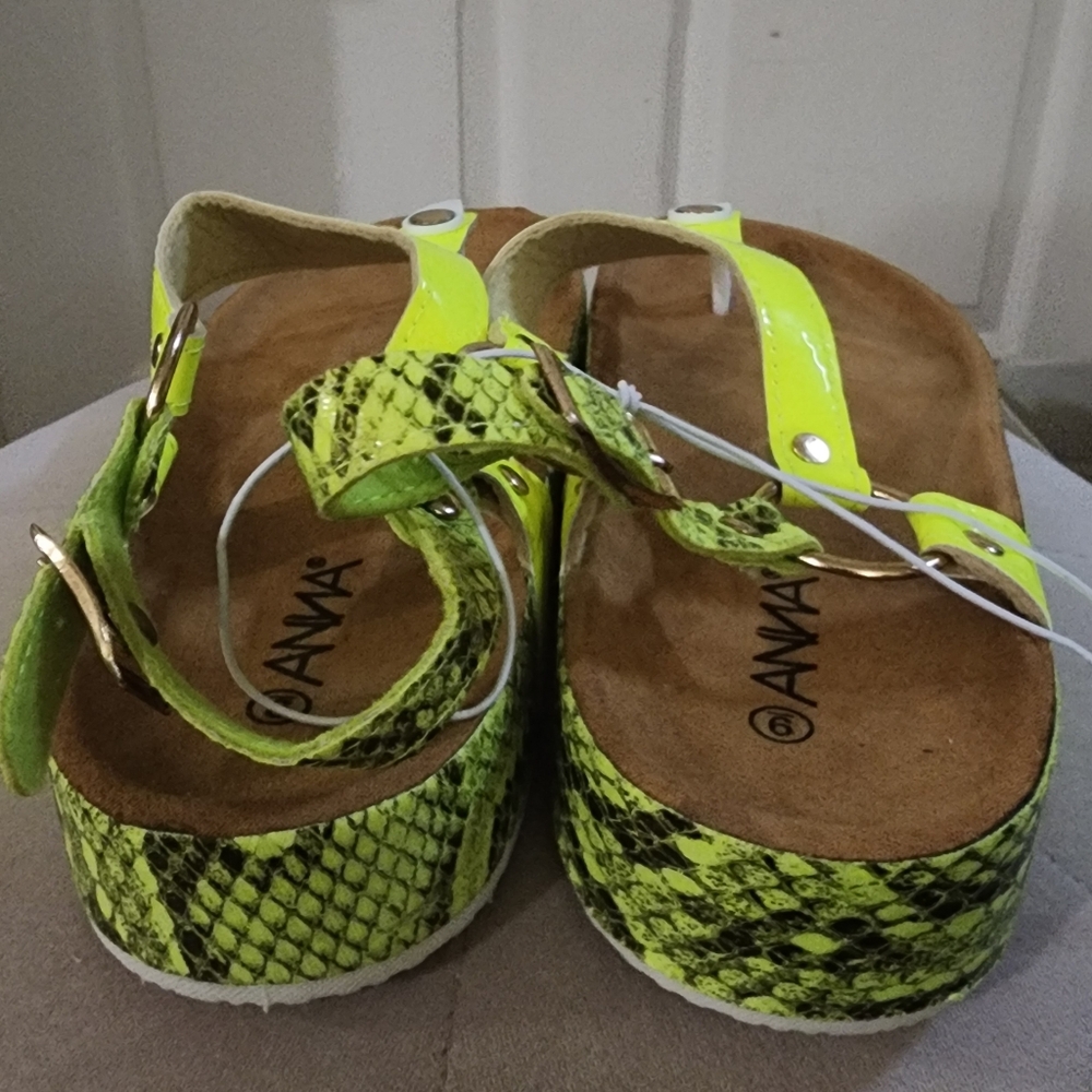 Sandals - Picture 2 of 9